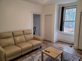 Two-Bedroom Home 25 min to NYC Free parking-UNIT-1